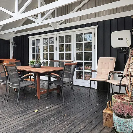 8 Person Holiday In R Dby Nyaraló Rødby