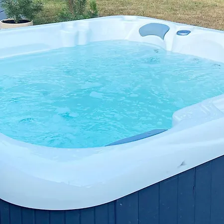 8 Person Holiday In R Dby